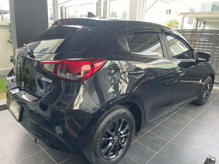 Mazda 2 Hatchback 2019 — аренда на Пхукете