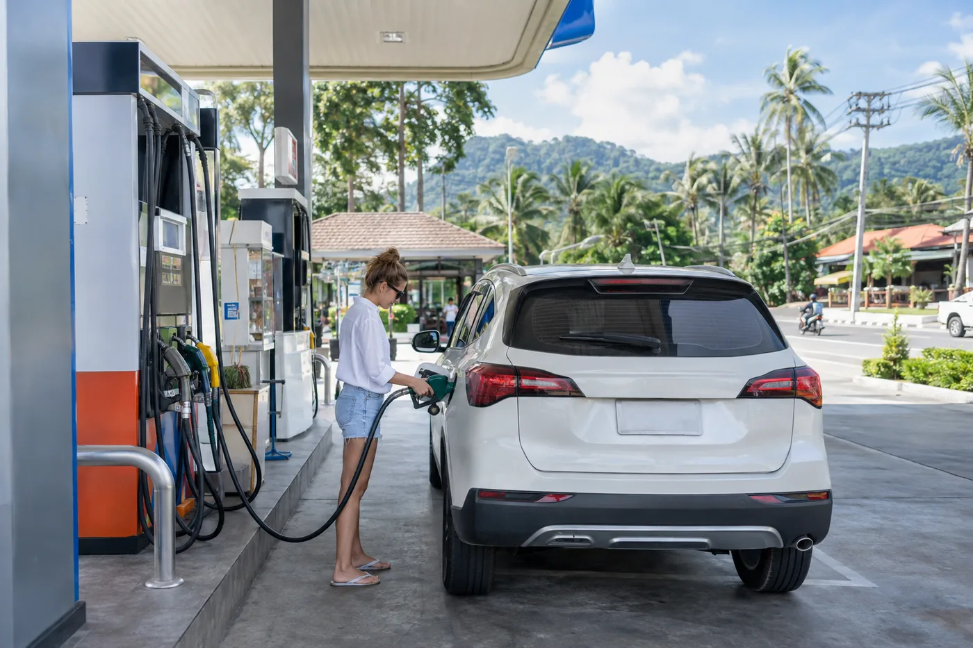 Сгенерированная иллюстрация: Petrol Stations in Phuket: Fuel, Payment and Where to Fill Up